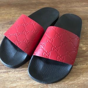 GUCCI SLIDES